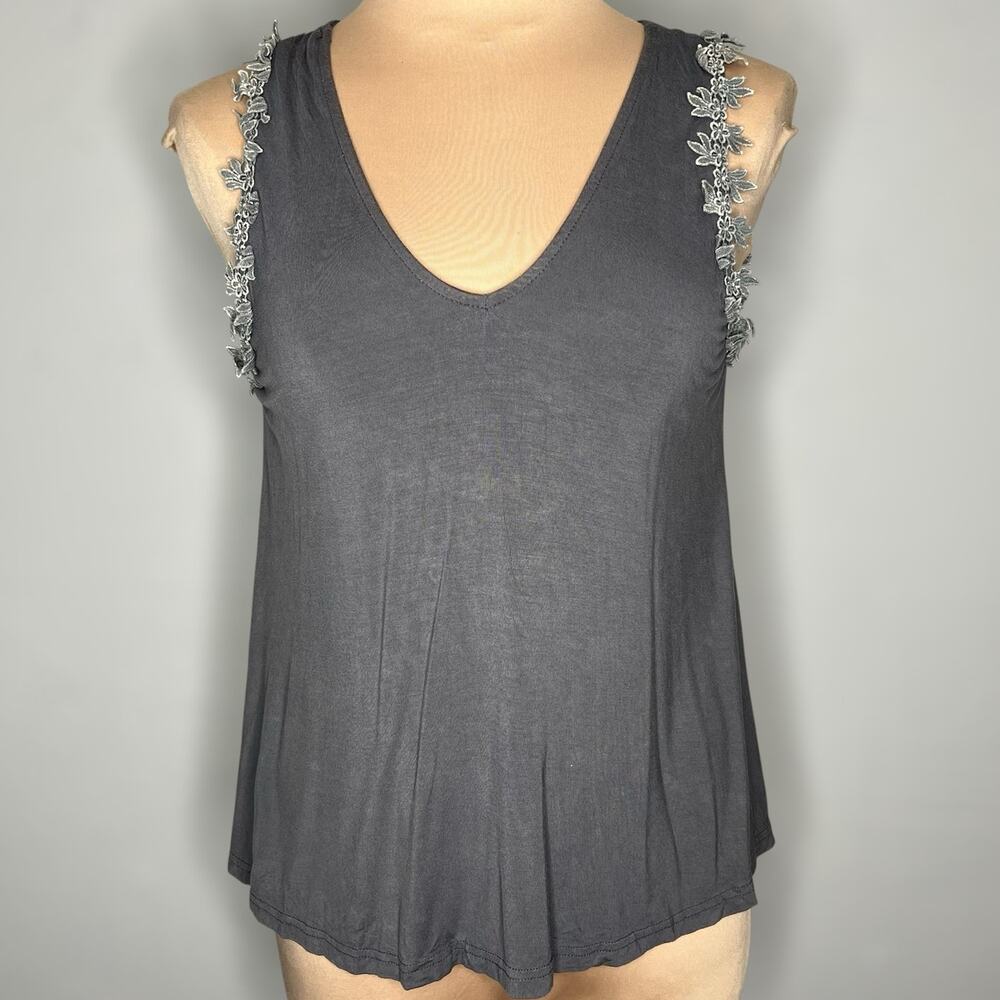 Pol Tank Top Small Women Gray Acid Wash Lace Applique V-Neck Jersey Knit Pleated